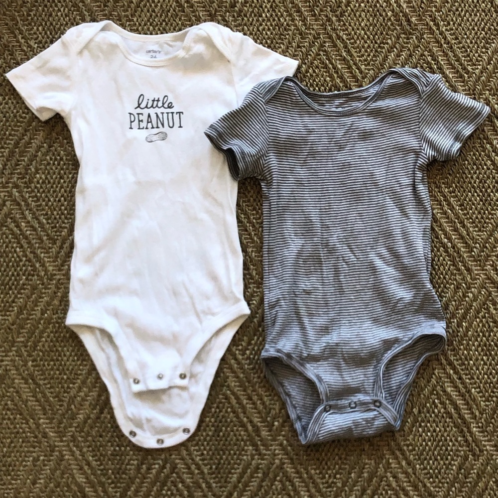 Carter's set of onesies. White and Striped. 24 m